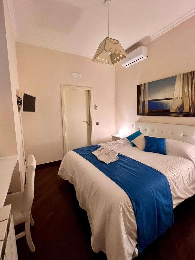 Domus Elena - Plebiscito Apartment Naples Luaran gambar