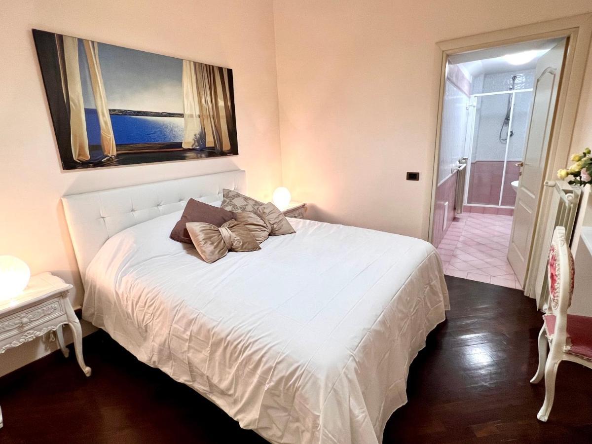 Domus Elena - Plebiscito Apartment Naples Luaran gambar