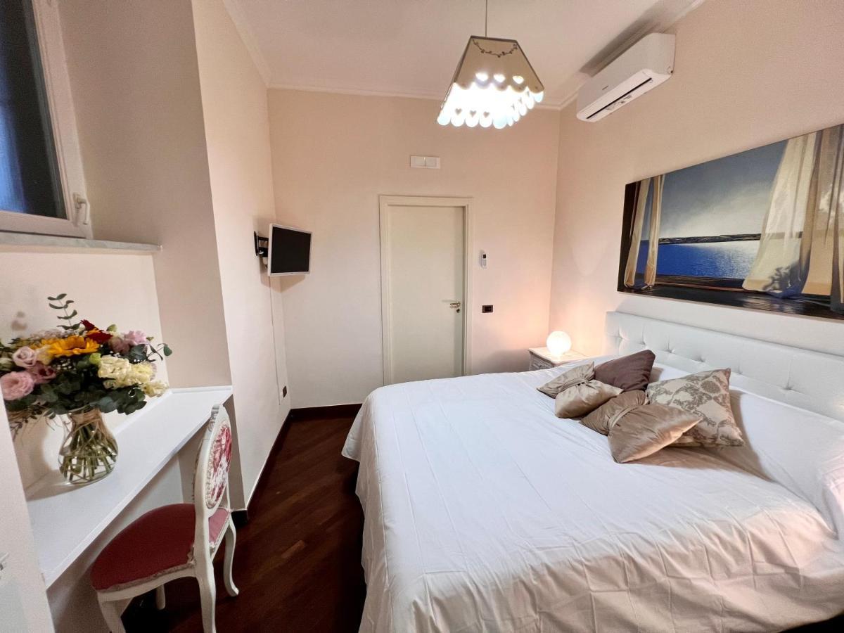 Domus Elena - Plebiscito Apartment Naples Luaran gambar
