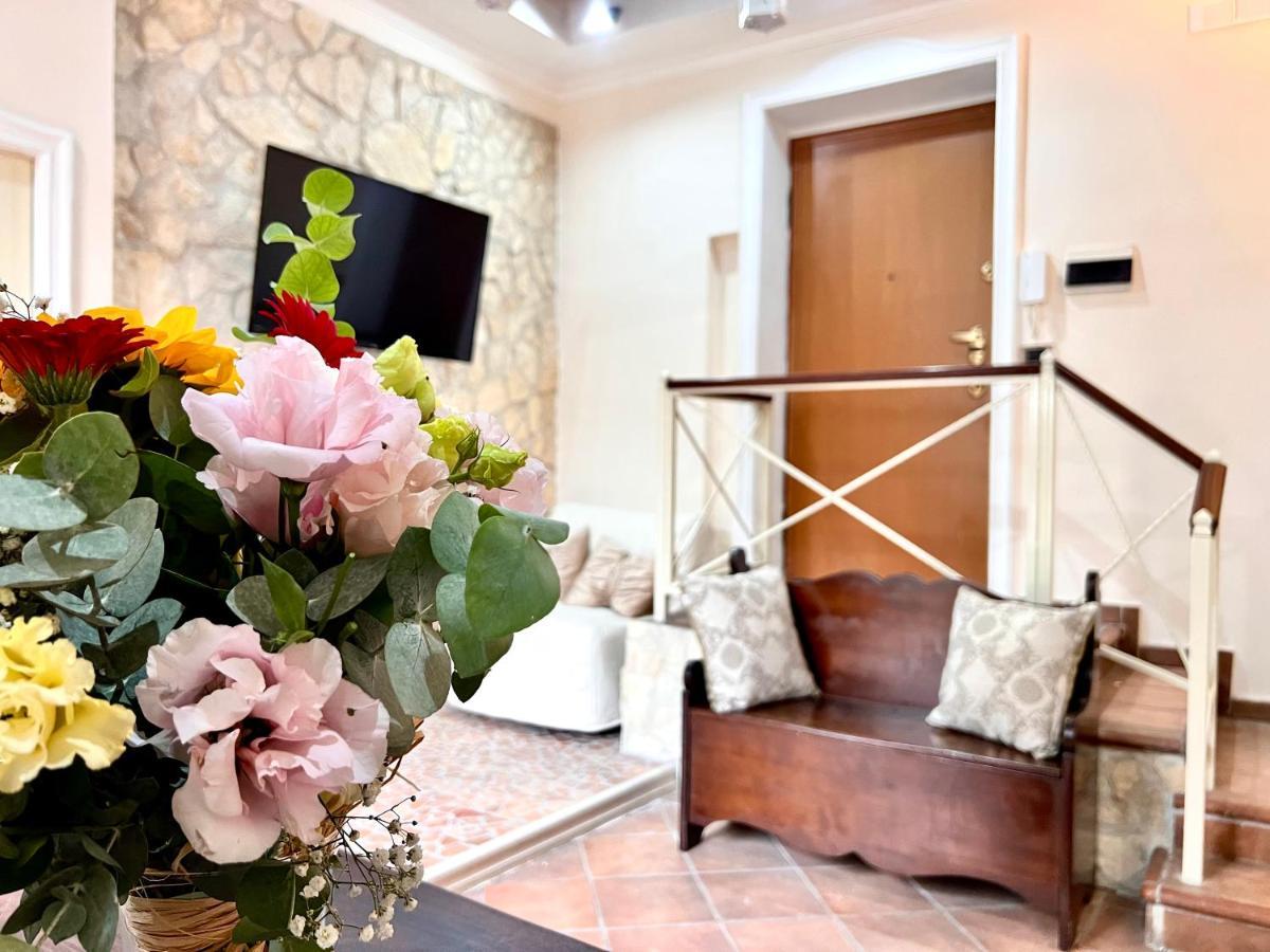 Domus Elena - Plebiscito Apartment Naples Luaran gambar