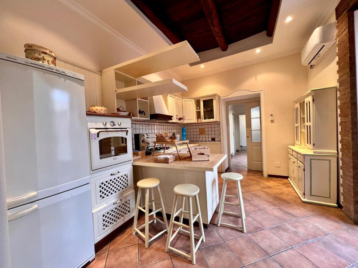 Domus Elena - Plebiscito Apartment Naples Luaran gambar