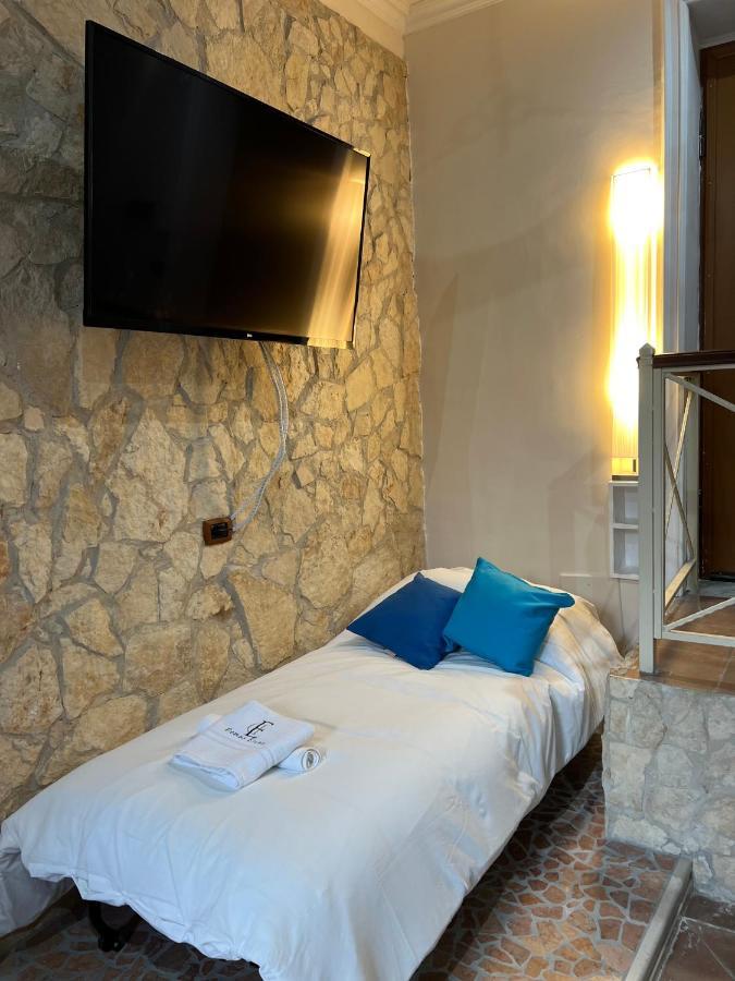 Domus Elena - Plebiscito Apartment Naples Luaran gambar